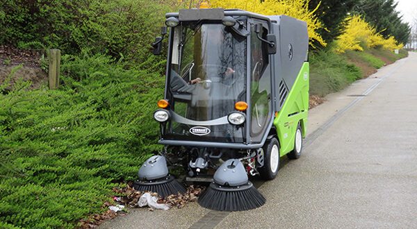SuperSweep.ca (Super Sweep Street Cleaning Inc.) Vancouver Tennant Green Machine Pathway Cleaning equipment
